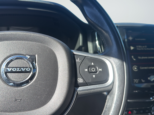 Used 2018 Blue Volvo T5 Momentum image 18