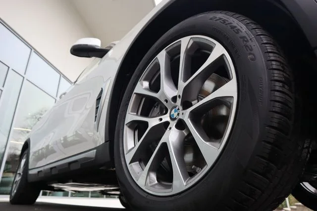2026 BMW X5 50e - Photo 8
