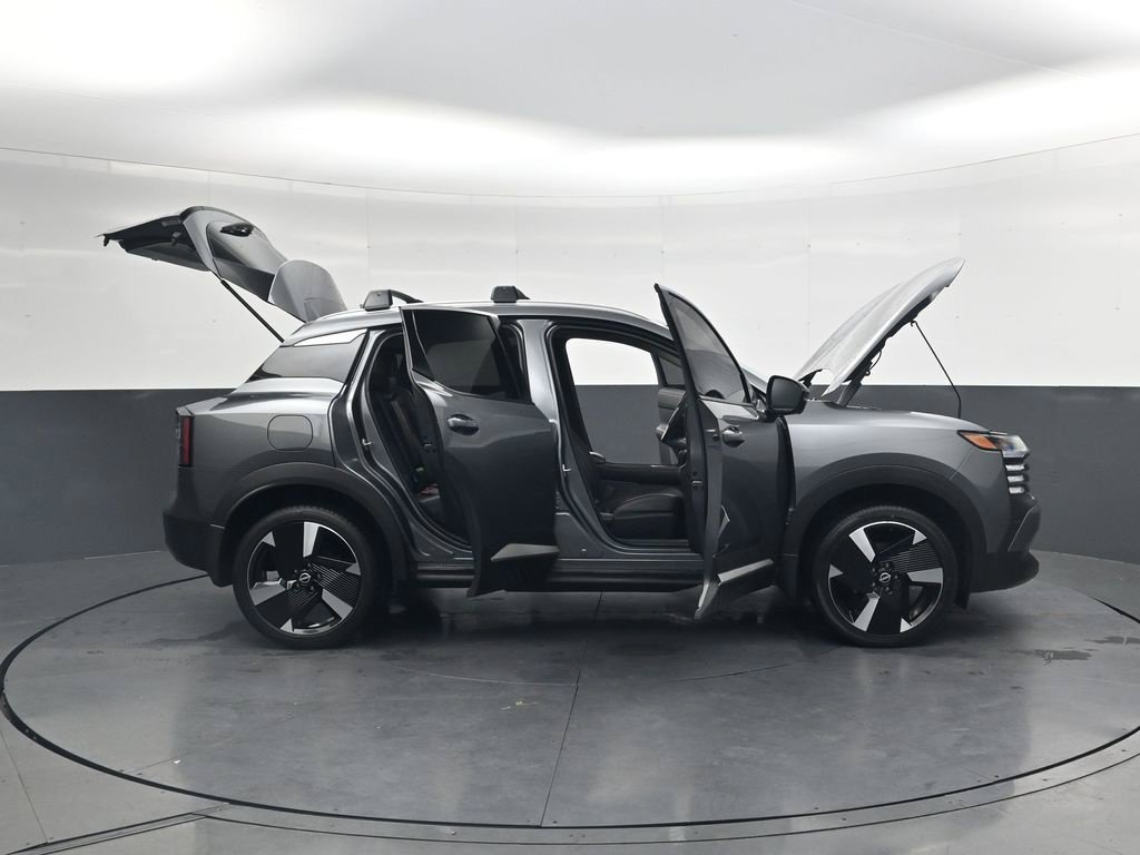 Used 2025 Gray Nissan SR image 31