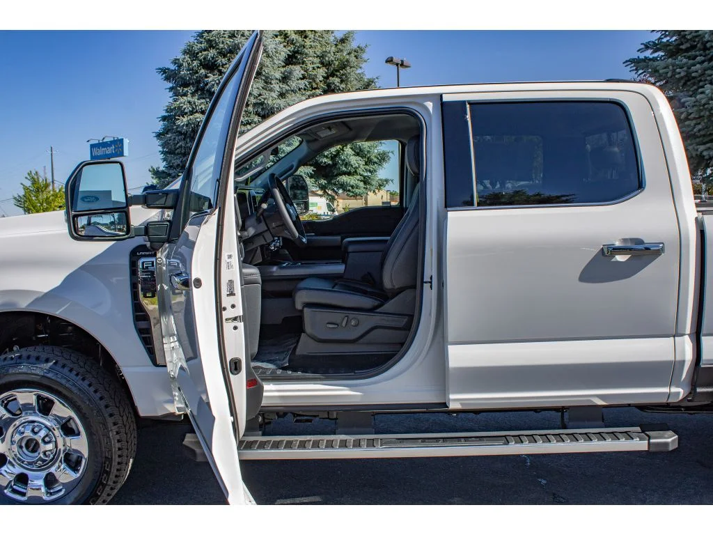 New 2026 Star White Metallic Tri-Coat Ford LARIAT image 32