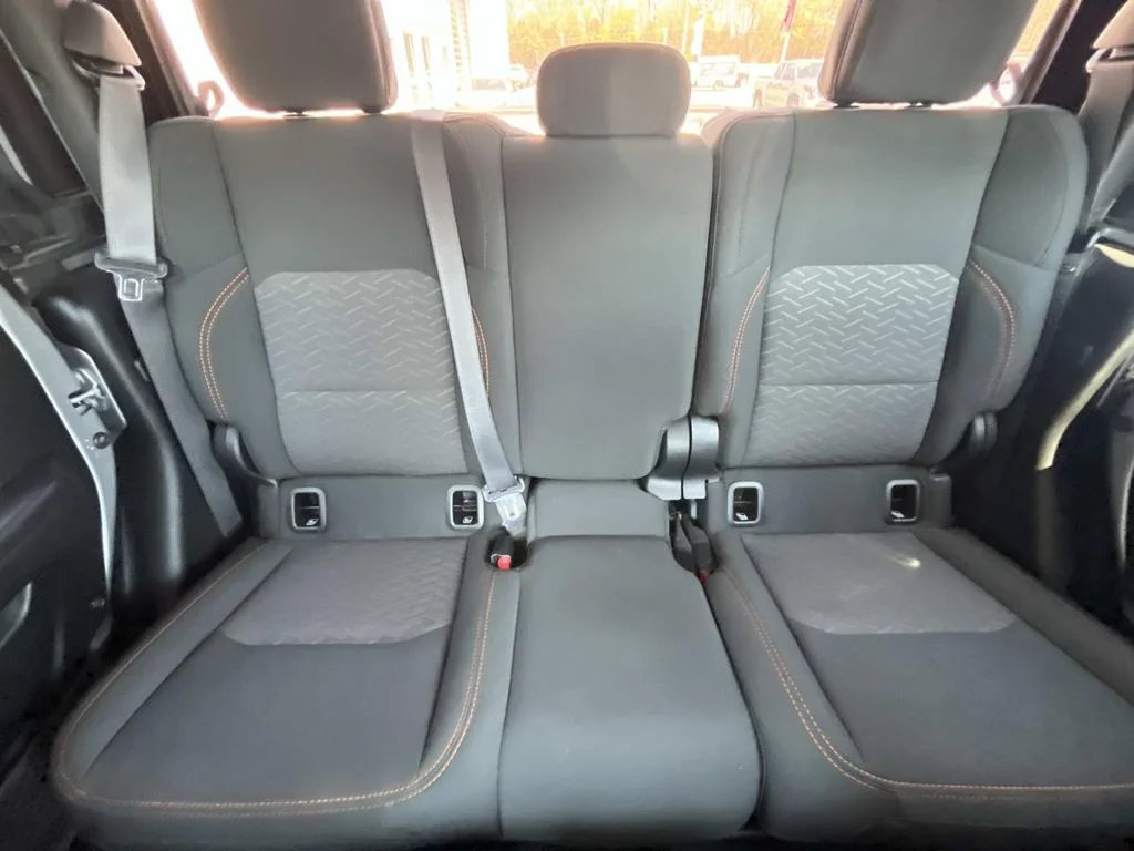 Used 2021 Billet Silver Metallic Clearcoat Jeep Mojave image 21