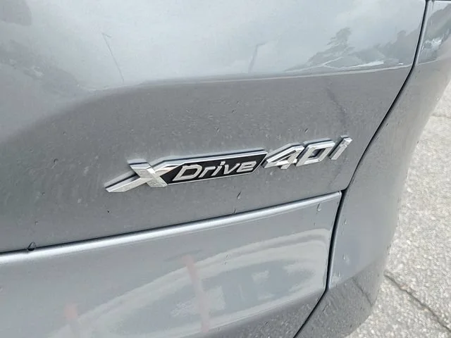 Used 2025 Gray BMW xDrive40i image 28