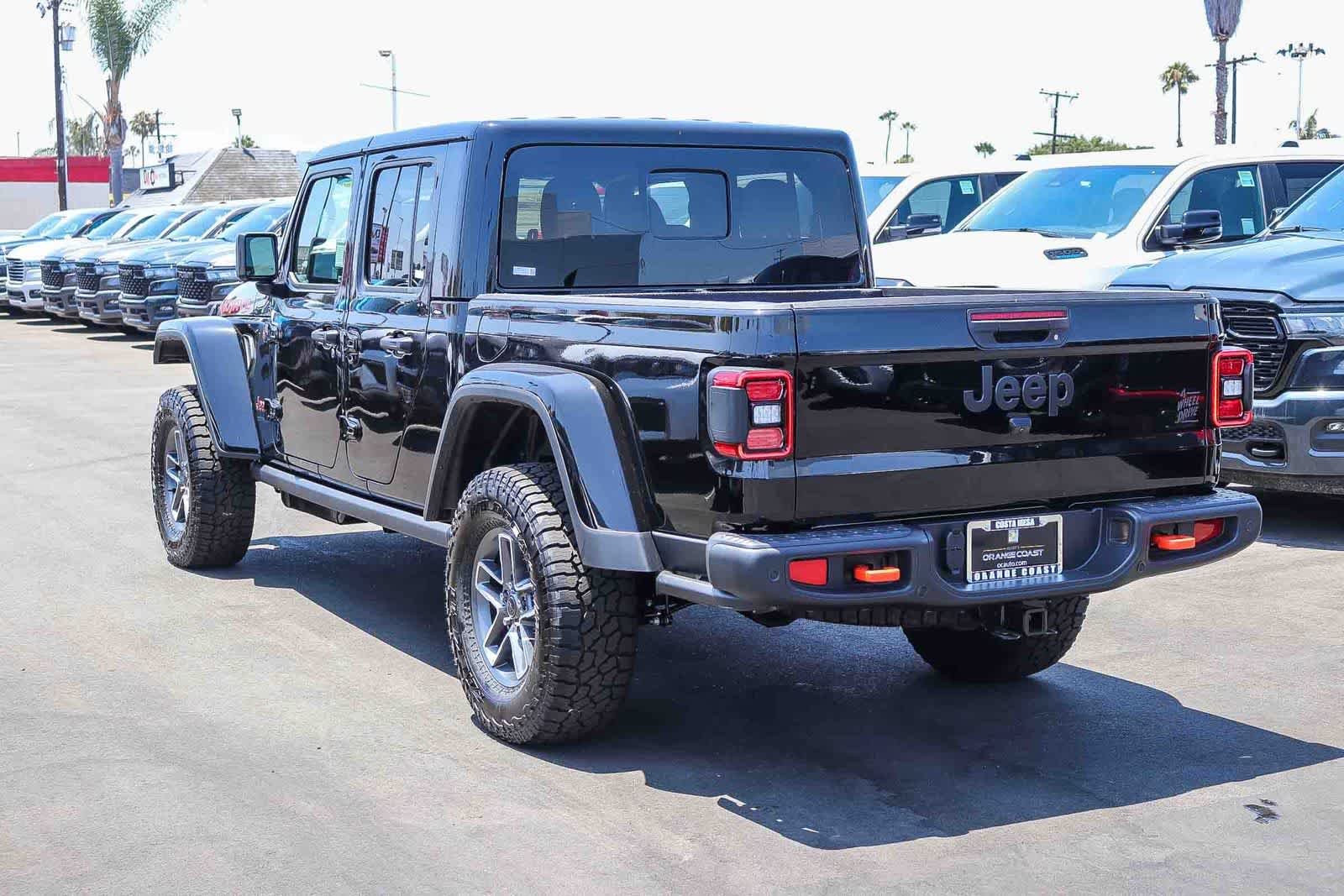 New 2026 Black Clear-Coat Exterior Paint Jeep Mojave X image 5