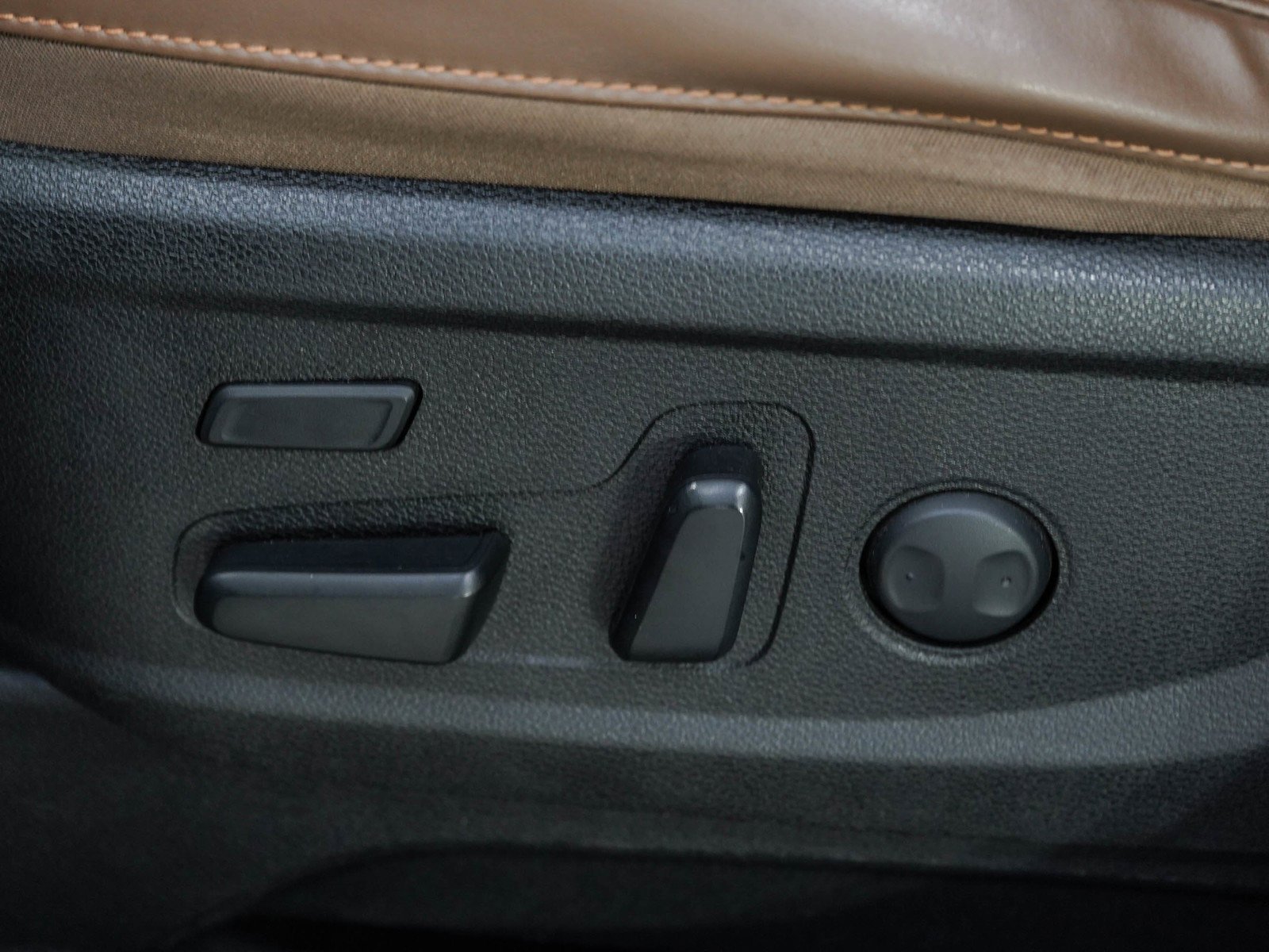 Used 2022 Black Copper Kia SX AWD image 27