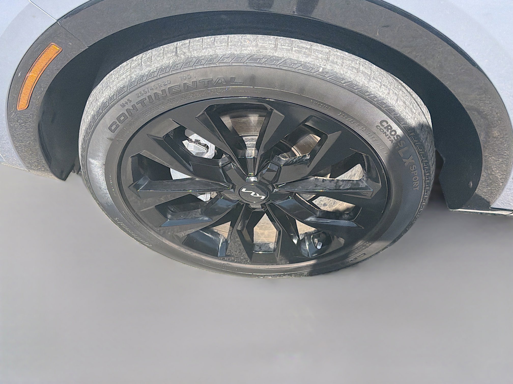 Used 2023 Everlasting Silver Kia SX image 34