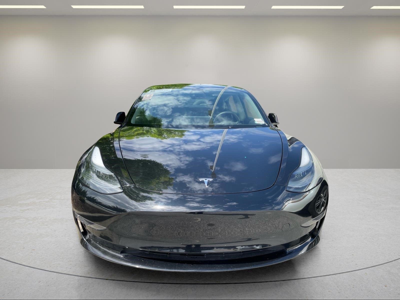 Used 2023  Tesla  image 2