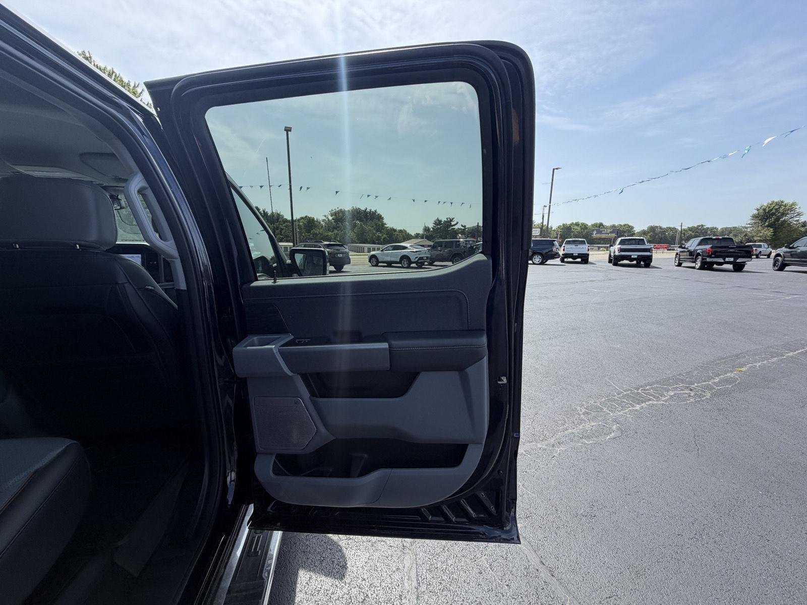 Used 2025 Antimatter Blue Metallic Ford LARIAT image 30