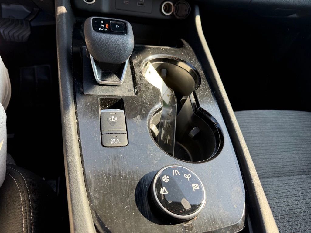 Used 2023 Gray Nissan SV image 4