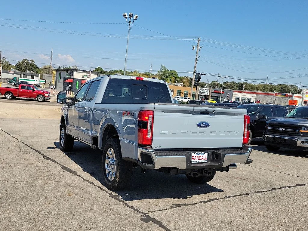 New 2026 Glacier Gray Metallic Tri-Coat Ford F-250® Lariat® image 4