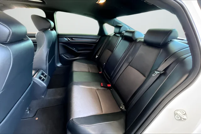 Used 2018  Honda Sport 2.0T image 19