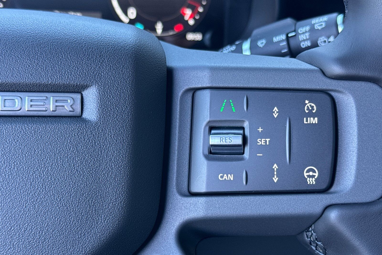 New 2026 Fuji White Land Rover X-Dynamic SE image 29