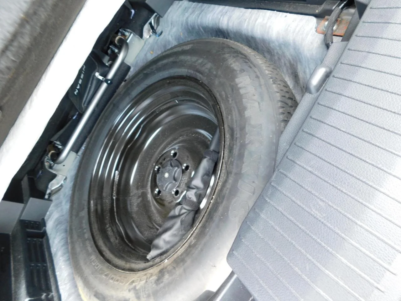 Used 2025 Gun Metallic Nissan AWD SV image 22