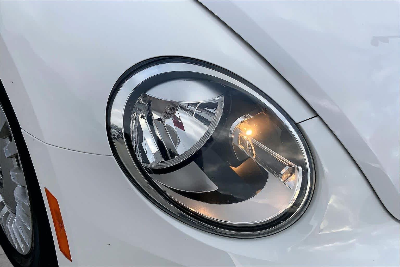 Used 2014 Candy White Volkswagen 2.5L image 23