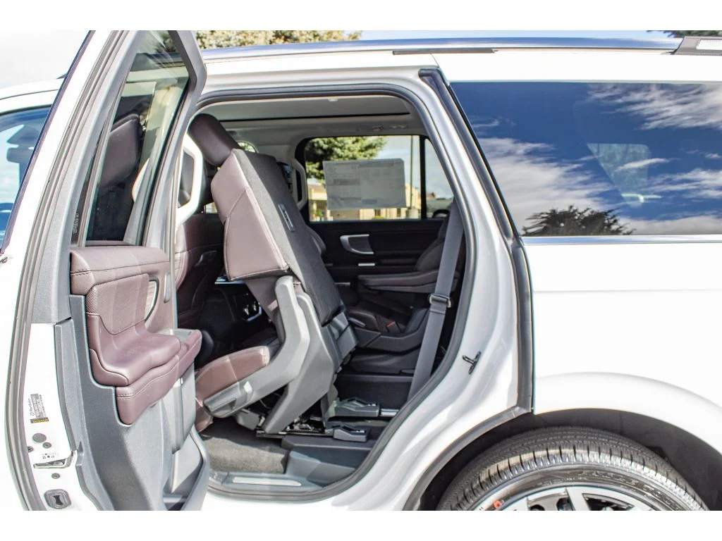 New 2026 Star White Metallic Tri-Coat Ford Platinum® image 22