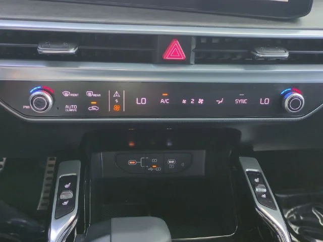 Used 2024 Green Kia X-Line SX image 27