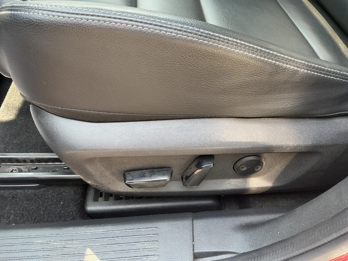 Used 2023  Nissan SL image 18