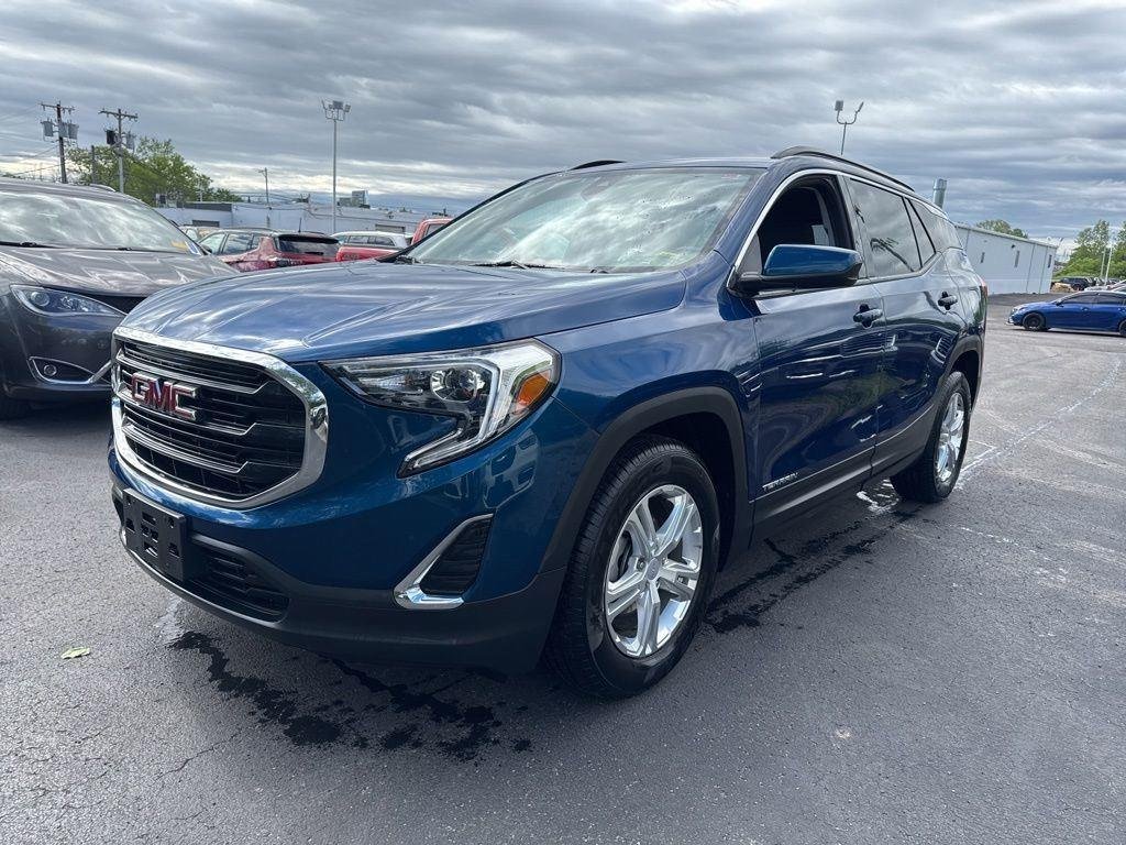 Used 2020 Emerald Metallic GMC SLE image 11