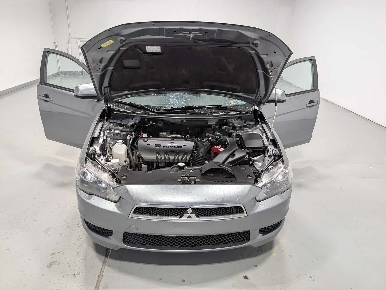 Used 2014 Mercury Gray Pearl Mitsubishi ES image 10