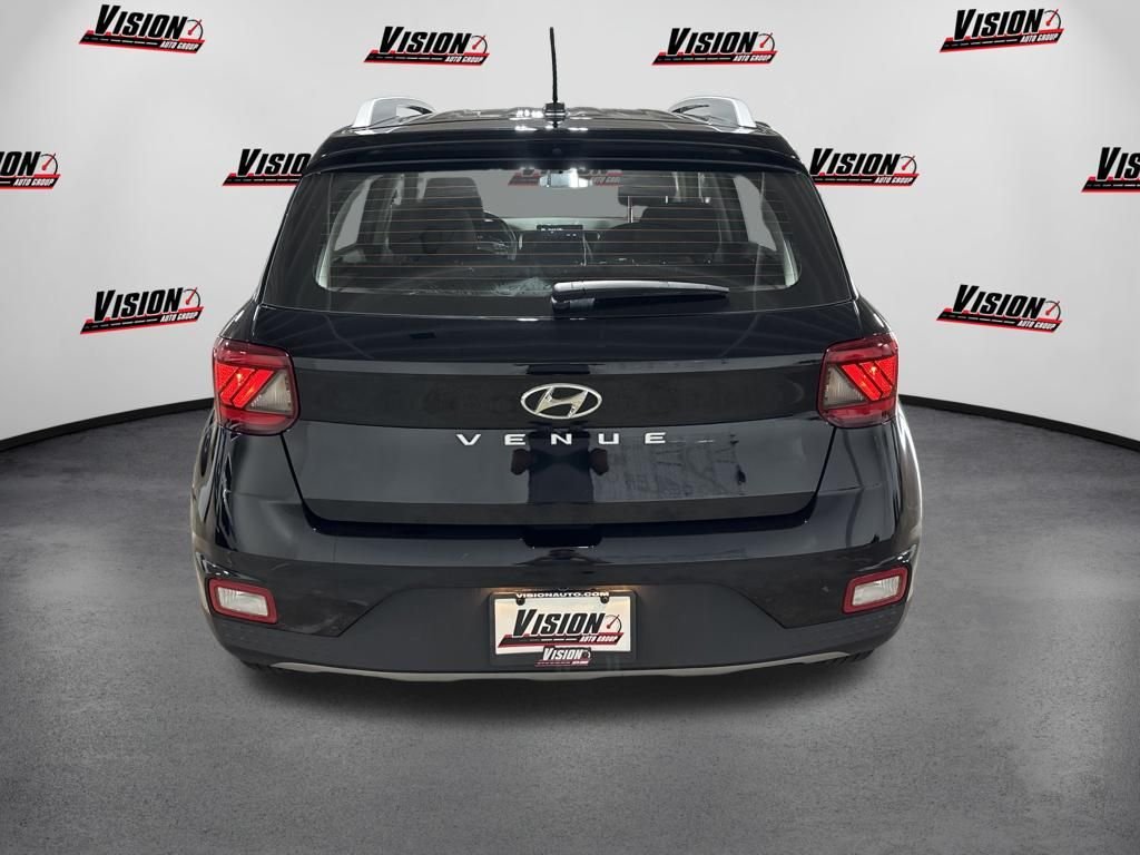 Used 2023 Black Hyundai SEL image 6
