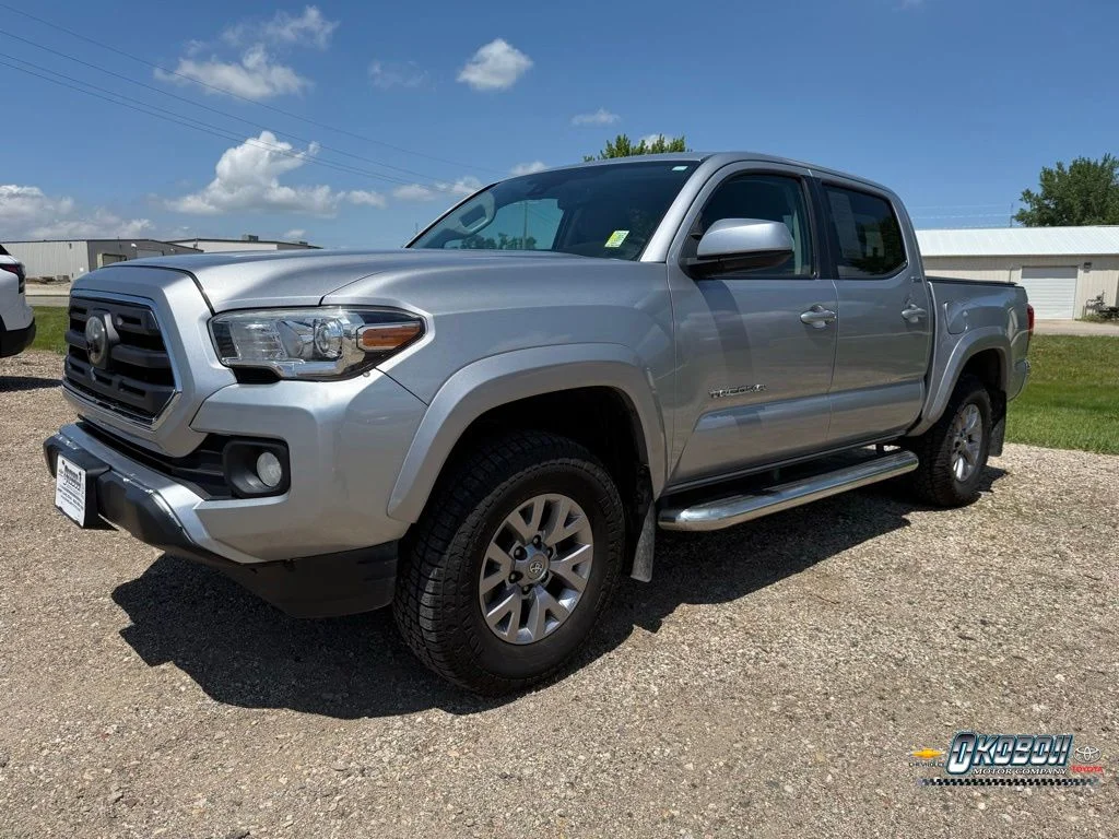 Used 2018 Silver Toyota SR5 image 7