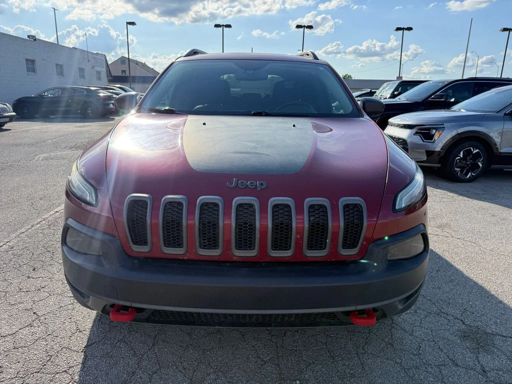 Used 2015 Red Jeep Trailhawk image 6
