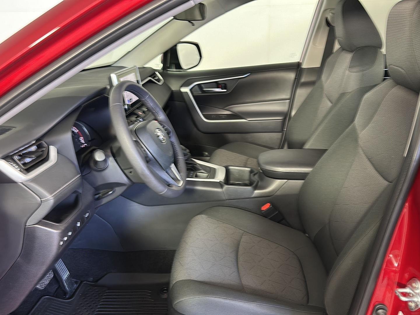 Used 2025 Ruby Flare Pearl Toyota XLE image 10