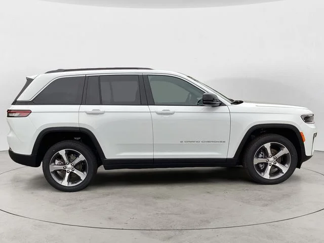 New 2026 Bright White Clearcoat Jeep LIMITED 4X4 image 7