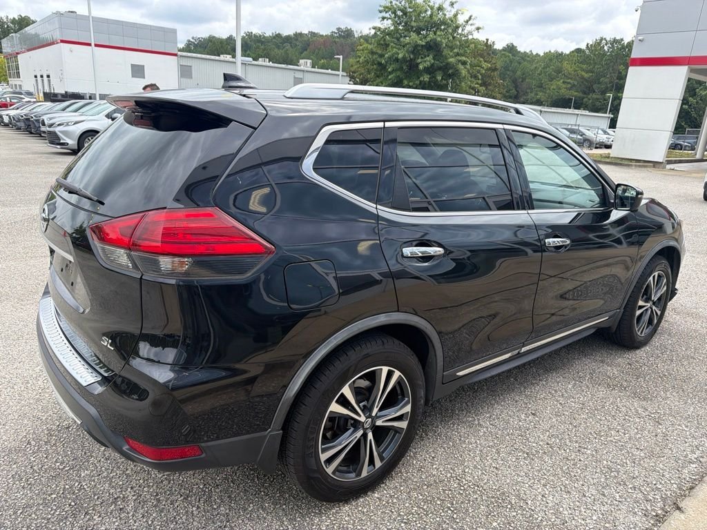 Used 2017 Black Nissan SL image 3