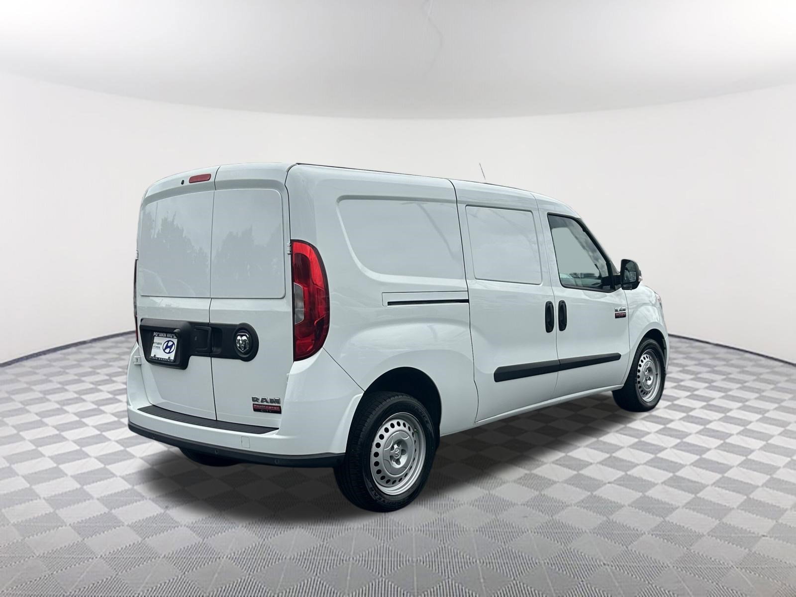 Used 2022 Bright White Ram Tradesman image 5