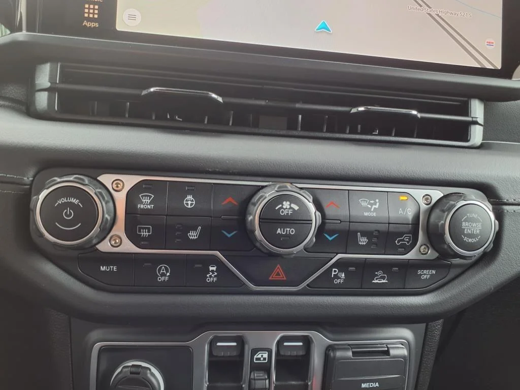 2025 Jeep Wrangler 4-Door Sahara - Photo 10