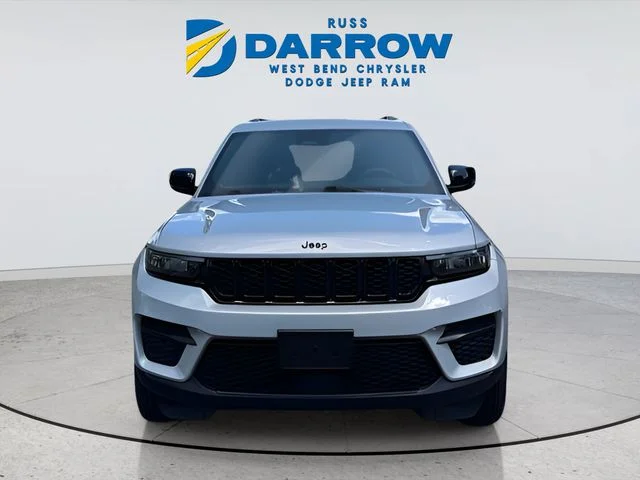 Used 2025 Silver Jeep Altitude image 8