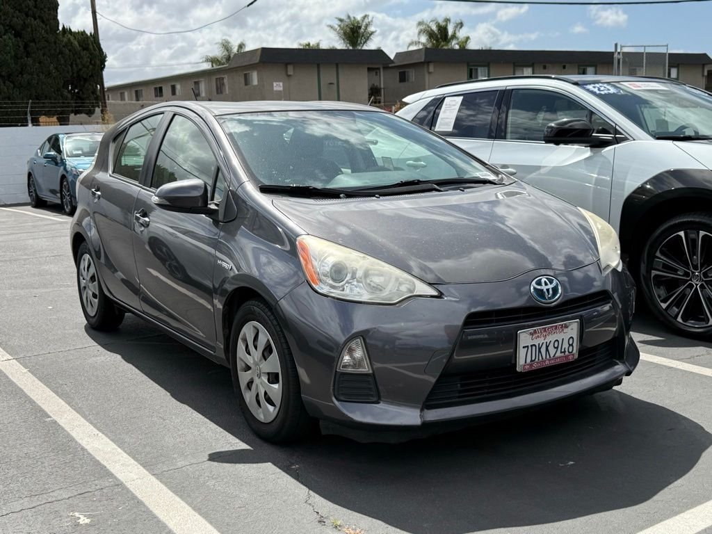 2013 Toyota Prius c Three's photo