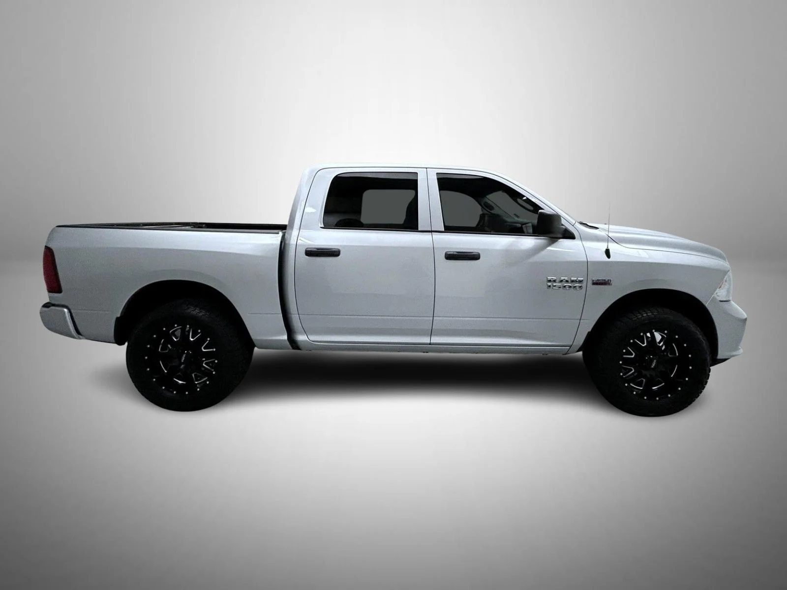 Used 2018 Silver Ram Express image 4