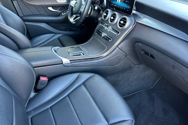 Used 2022 Black Mercedes-Benz GLC 300 image 19