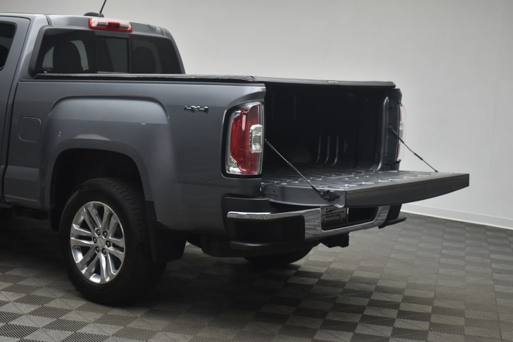 Used 2018 Gray GMC SLT image 22