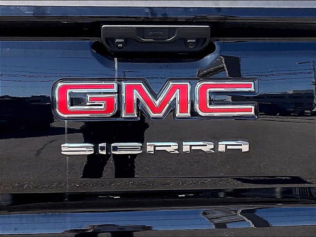 Used 2025 Black GMC Elevation image 28