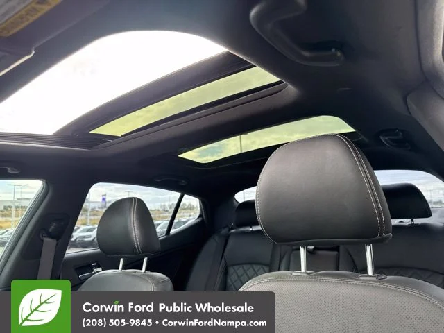 Used 2015 Black Kia SXL image 10