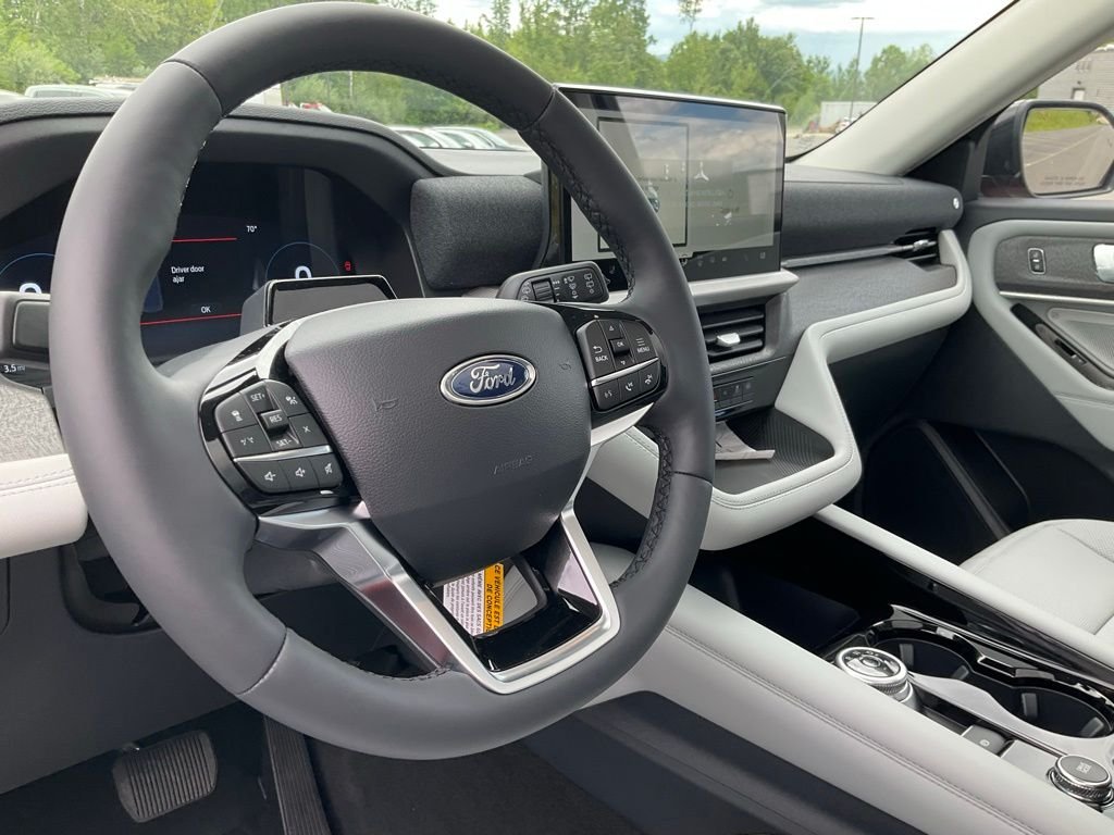 New 2026 Rapid Red Metallic Tinted Clearcoat Ford Platinum™ image 17