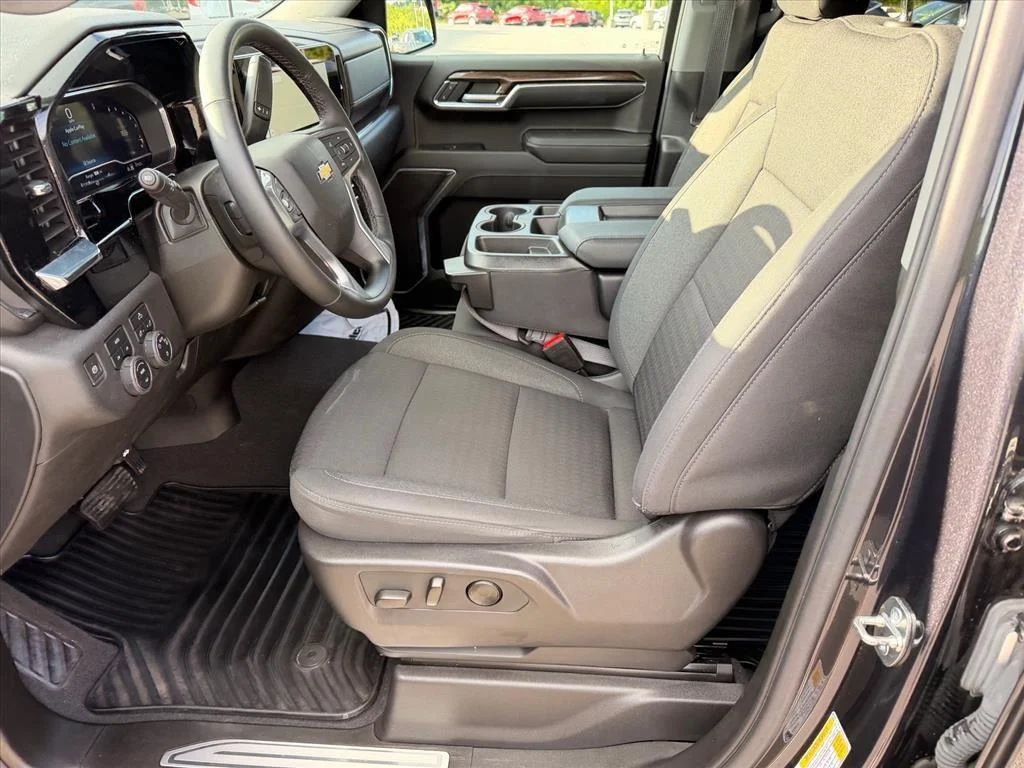 Used 2023 Black Chevrolet LT image 10