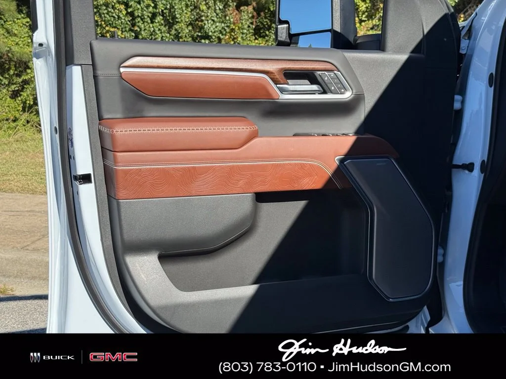Used 2026 Glacier White Tricoat GMC Denali Ultimate image 21