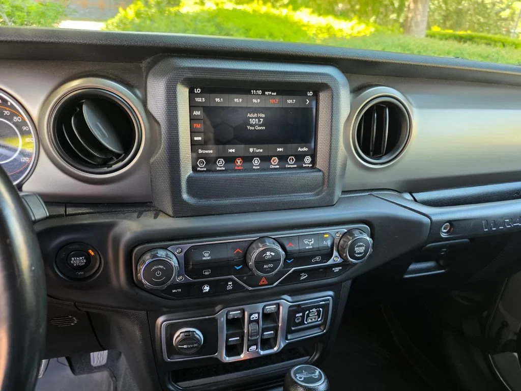 Used 2018 Silver Jeep Sport S 4x4 image 16