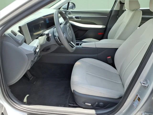 Used 2024 Silver Hyundai SEL image 16