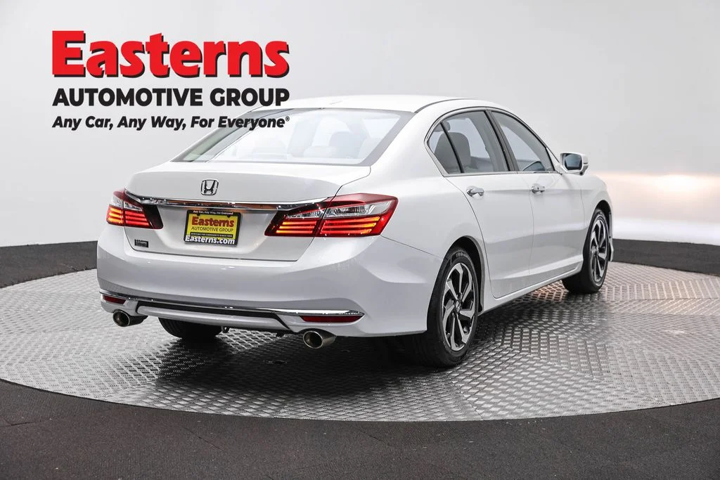 Used 2017 White Honda EX-L image 5