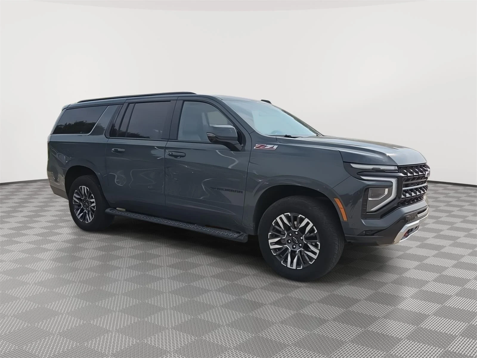 Used 2025 Cypress Gray Chevrolet Z71 image 3
