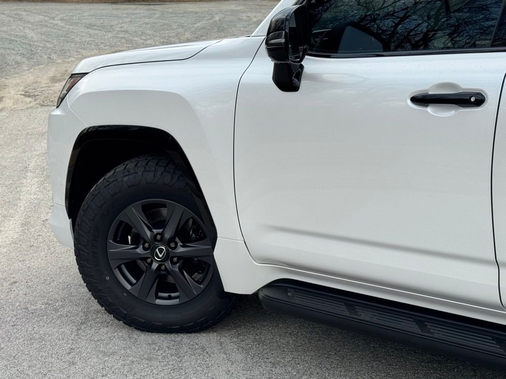New 2026 Eminent White Pearl Lexus OVERTRAIL image 8