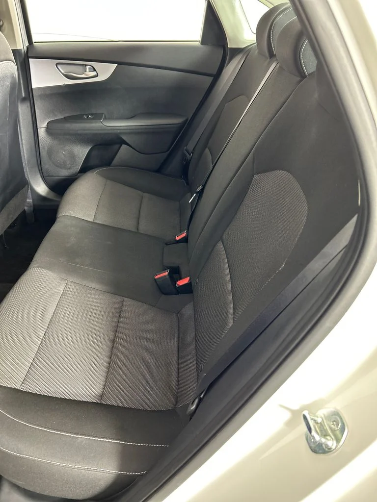 Used 2024 White Kia LXS image 17