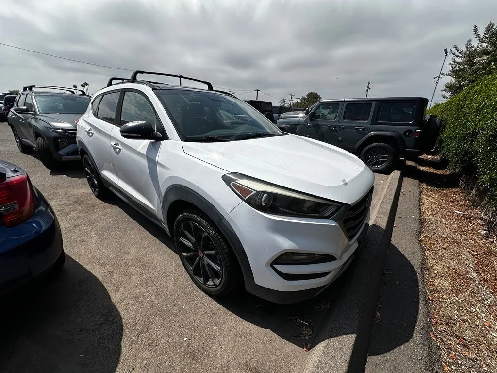 Used 2017 White Hyundai Night image 6