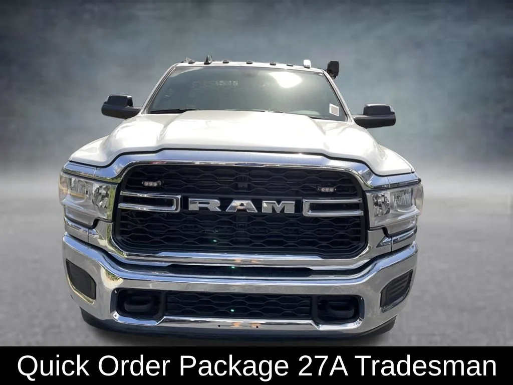 2022 RAM Ram 3500 Chassis Cab Tradesman - Photo 3
