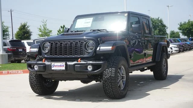 New 2026 Black Clear-Coat Exterior Paint Jeep Mojave X image 3