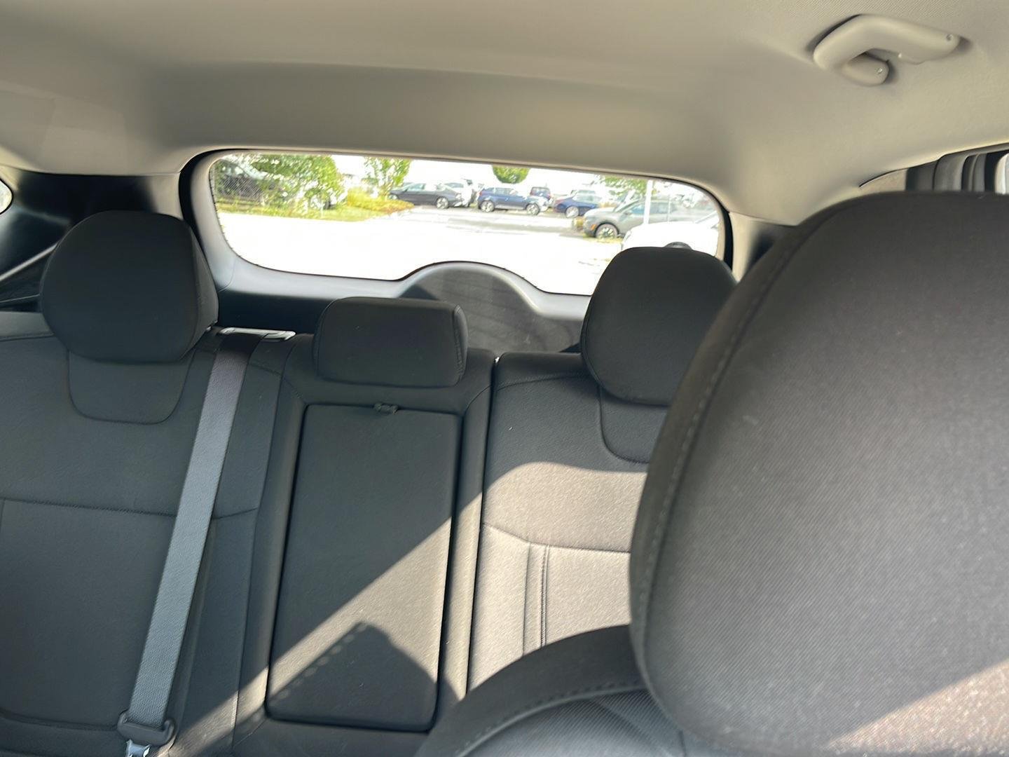 Used 2022 Shimmering Silver Hyundai SEL image 29